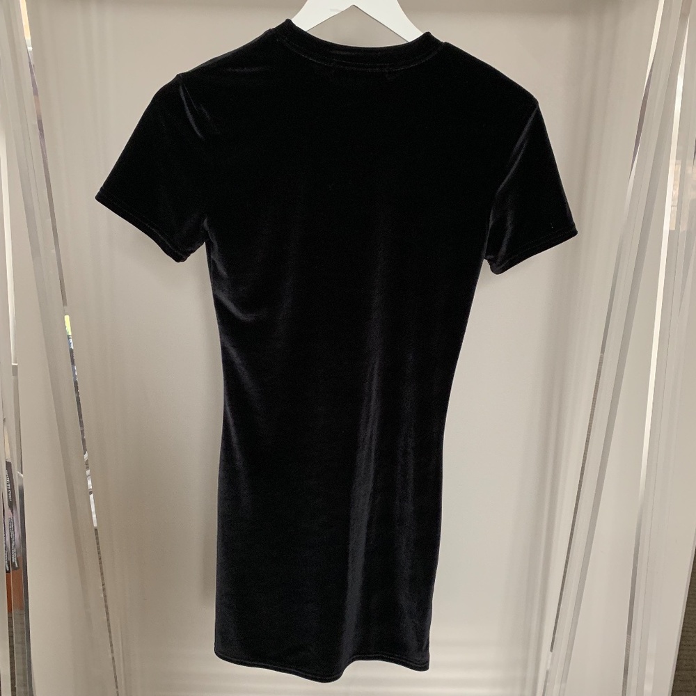 STORETS Black Velvet Short Sleeve Dress